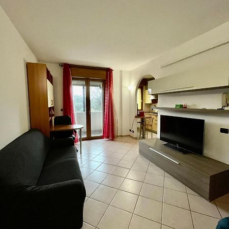 Pm 2 Via De Gasperi Guest House Rozzano Exterior foto