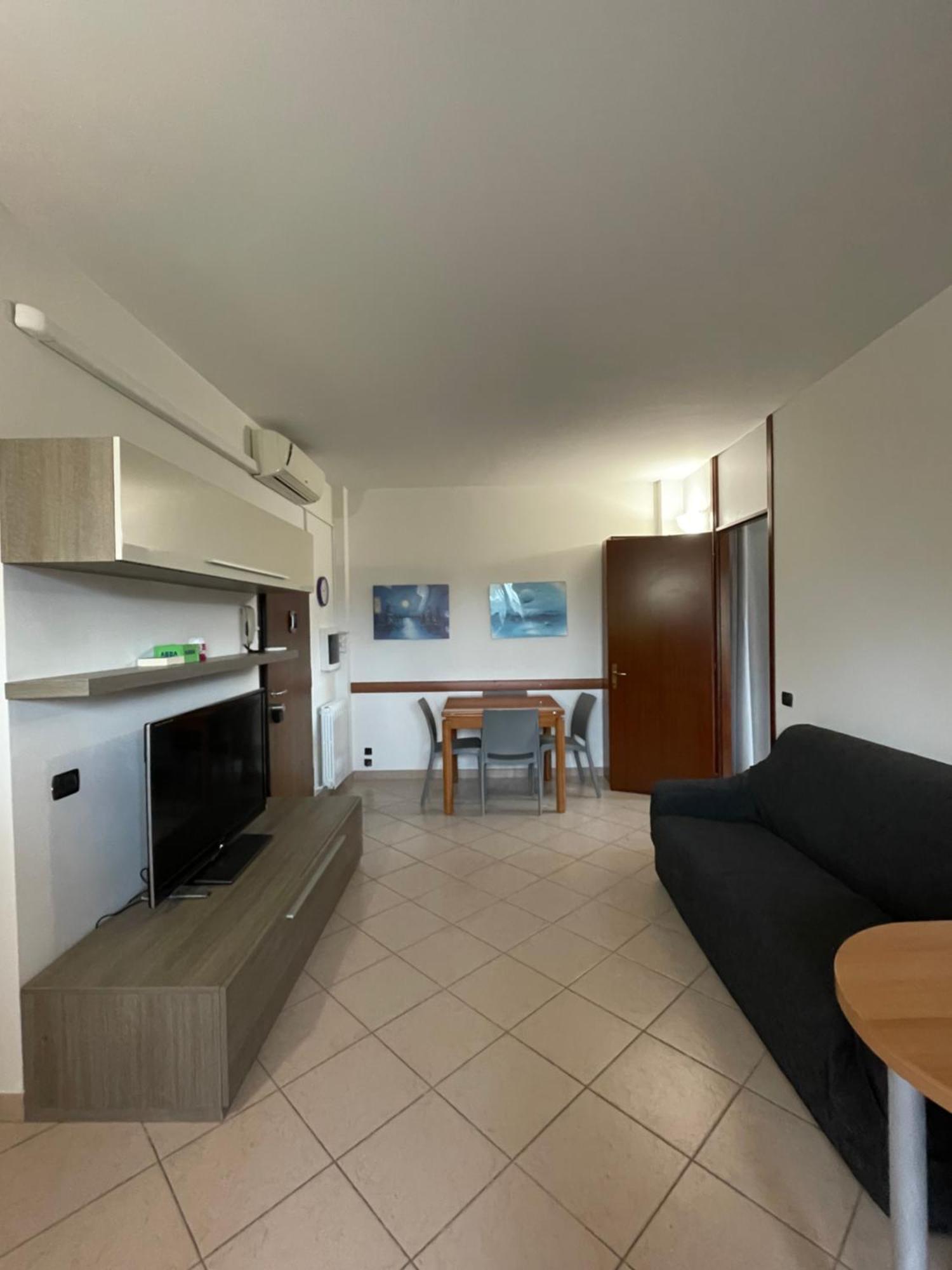 Pm 2 Via De Gasperi Guest House Rozzano Exterior foto